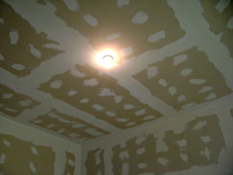 dining room ceiling before primer